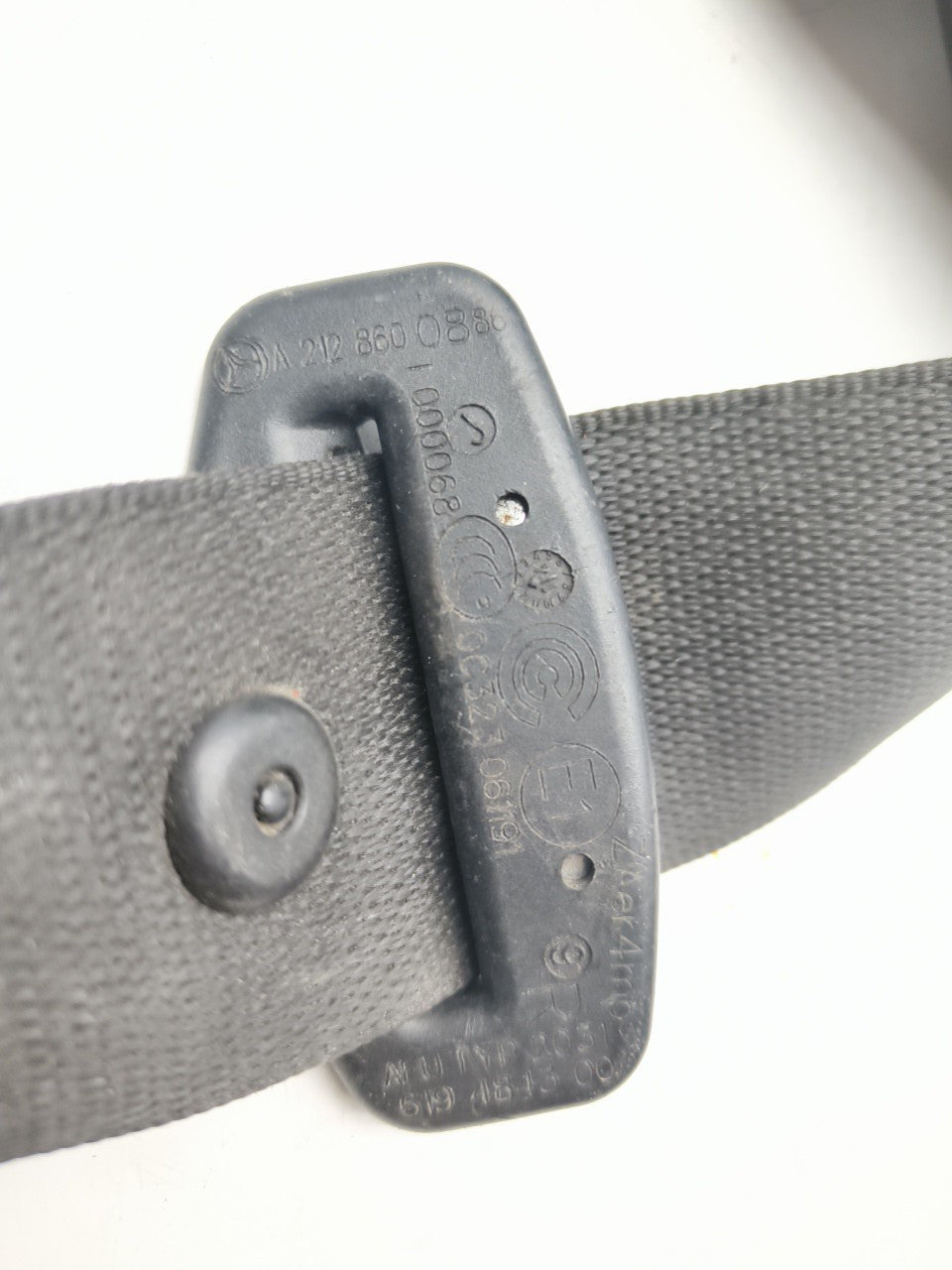 MERCEDES BENZ E-CLASS W212 DRIVER SIDE FRONT SEAT BELT A2128600886 OSF FMS32