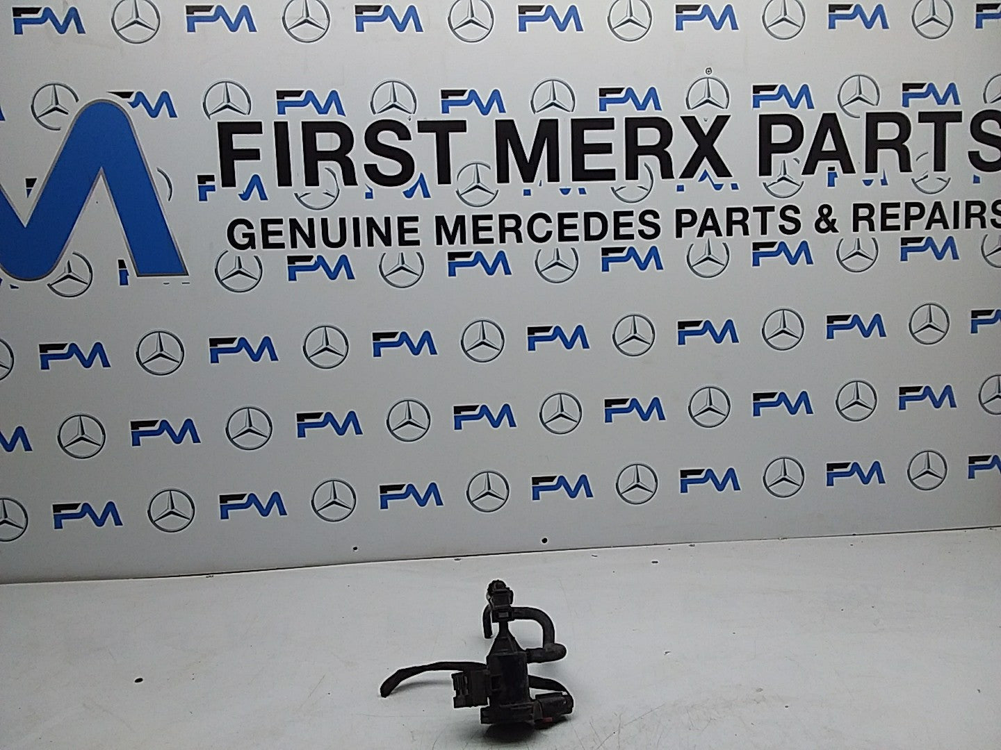 MERCEDES BENZ E-CLASS PURGE VALVE W207 E200 COUPE PURGE VALVE  A0014760532 FMR14
