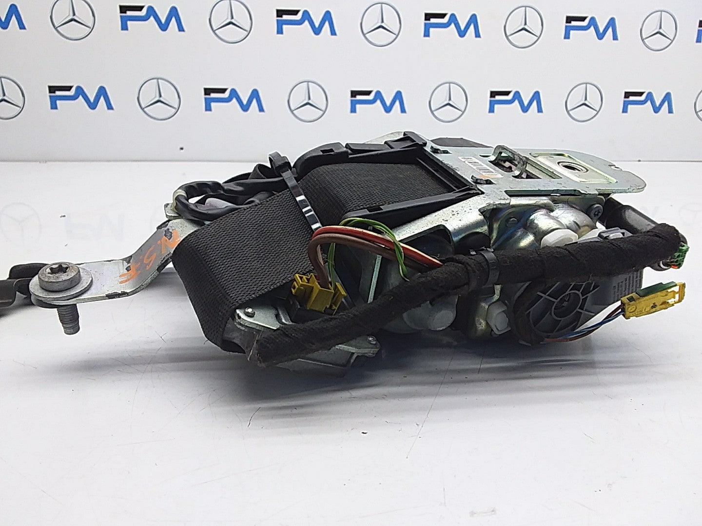 MERCEDES E CLASS W212  SEAT BELT FRONT LEFT PASSENGER SIDE A2128607585 FMS15 NSF