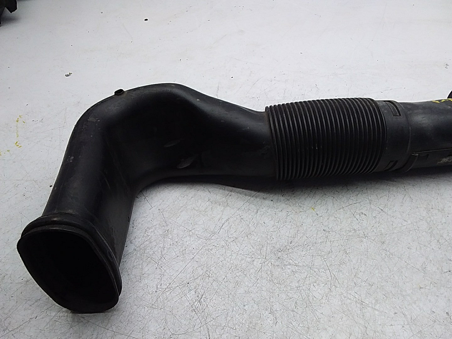 MERCEDES BENZ E-CLASS W212 AIR INTAKE TUBE A6510903437 FMI13