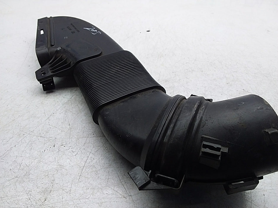 MERCEDES BENZ C-CLASS W205 AIR INTAKE TUBE A6510903242 FMI48