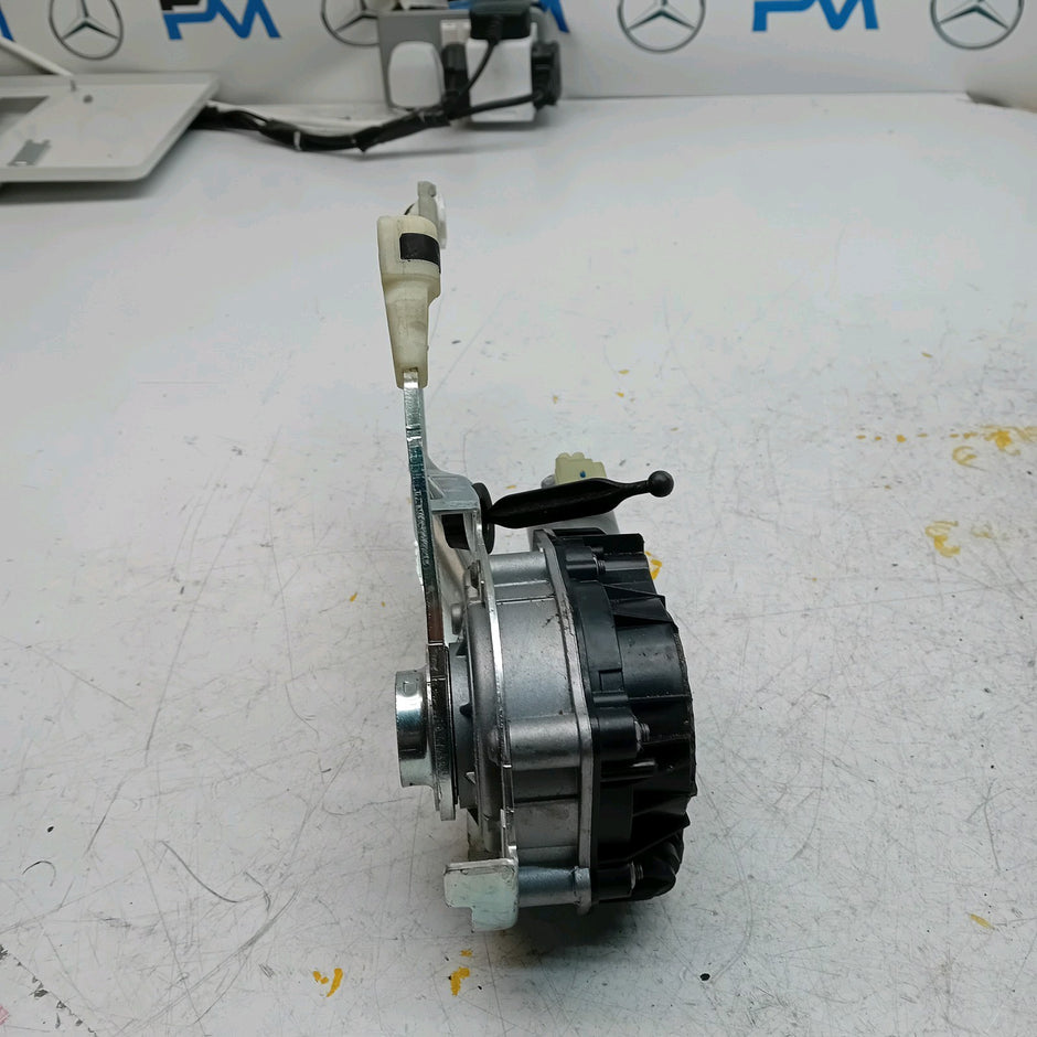 Mercedes Benz C-CLASS W205 TAILGATE POWER LIFT SOFT CLOSE 0390204 124 FM00951