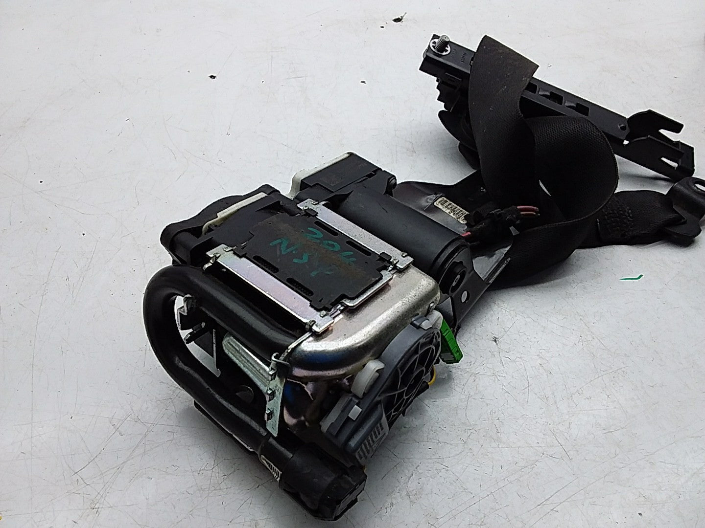 MERCEDES C-CLASS W204 SEAT BELT FRONT LEFT PASSENGER SIDE A2048602385 FMS218 NSF