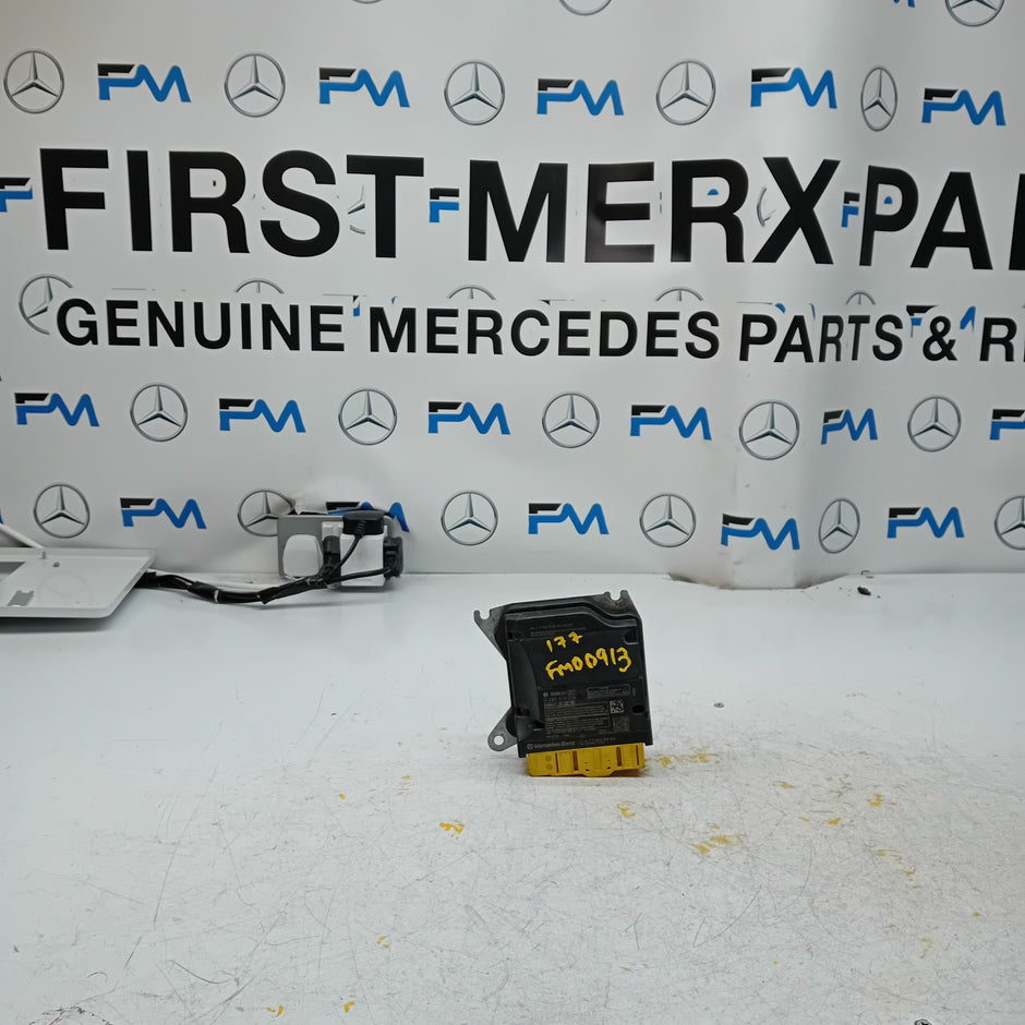 MERCEDES E-CLASS AIRBAG CONTROL MODULE W213 A2139000304 FM00913