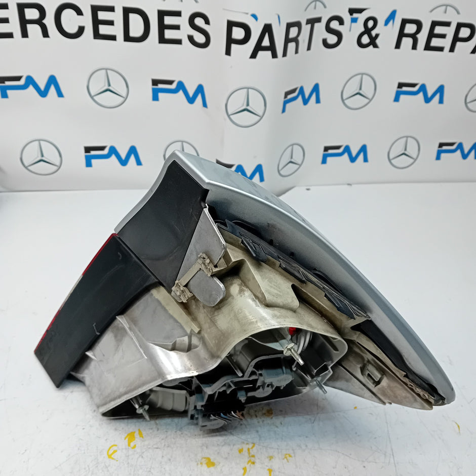 MERCEDES CLC W203 2008 PASSENGER SIDE NS REAR TAIL LIGHT A2038204764 FMT159