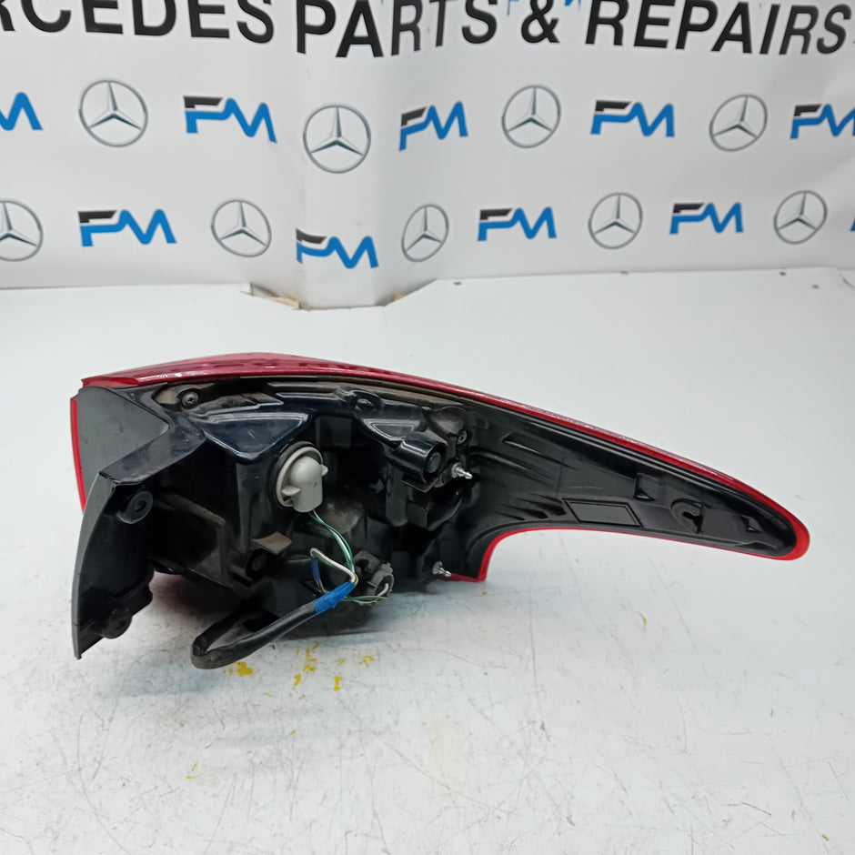 MITSUBISHI OUTLANDER MK3 2015-19 PASSENGER SIDE NS OUTER REAR TAIL LIGHT FMT138