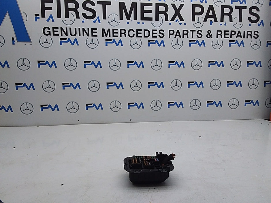 MERCEDES BENZ E-CLASS W213 2016 ONWARDS FUSE RELAY BOX A2135403038 FMF124