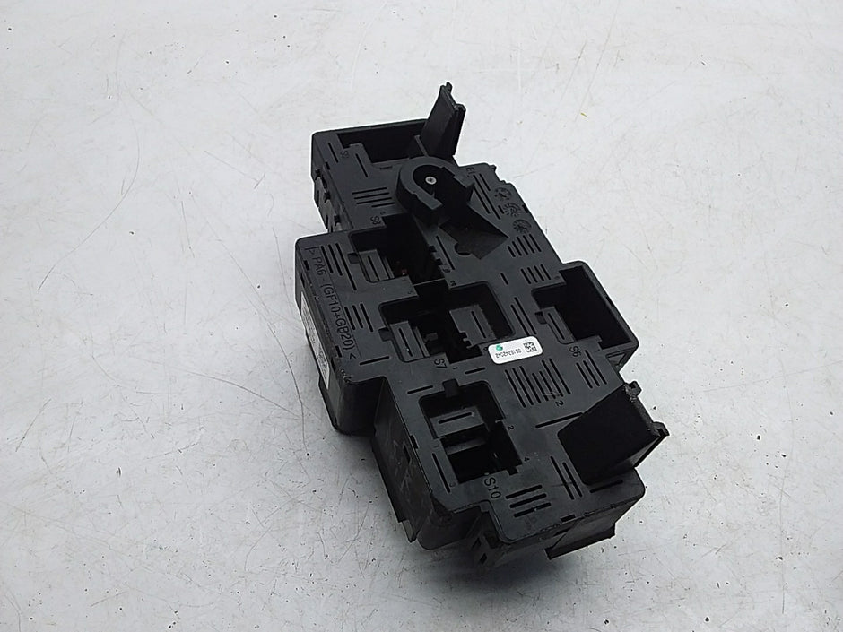 MERCEDES BENZ E-CLASS W213 2016ONWARDS FUSE RELAY BOX  A2139062202 FMF129