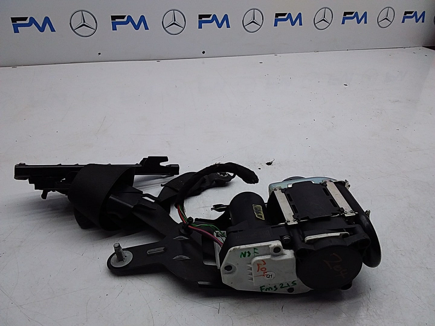 MERCEDES C-CLASS W204 SEAT BELT FRONT LEFT PASSENGER SIDE A2048680022 FMS215 NSF