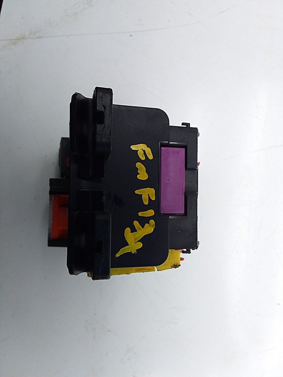 MERCEDES C CLASS FUSE RELAY BOX A2059067200 W205 2014-2021 FMF14