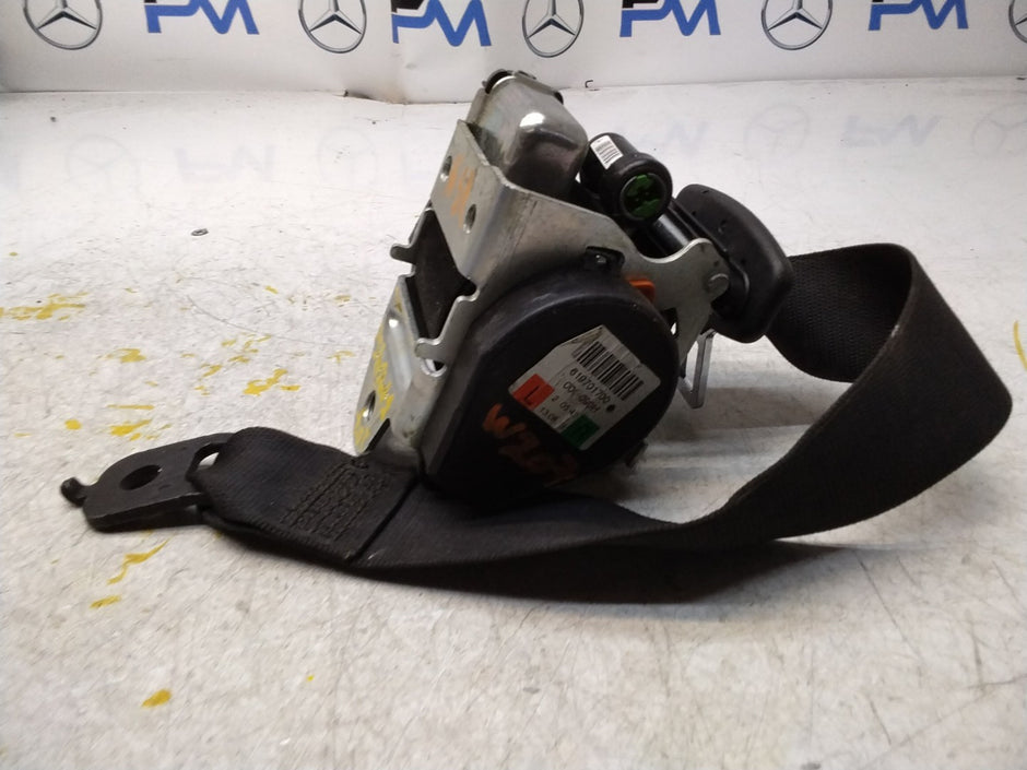 MERCEDES E CLASS SEAT BELT REAR RIGHT AND LEFT A2078602385 C207 FMS450 NSR OSR