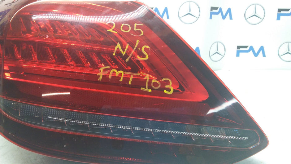 MERCEDES C-CLASS W205 PASSENGER SIDE NS REAR TAIL LIGHT 2014 FMT103