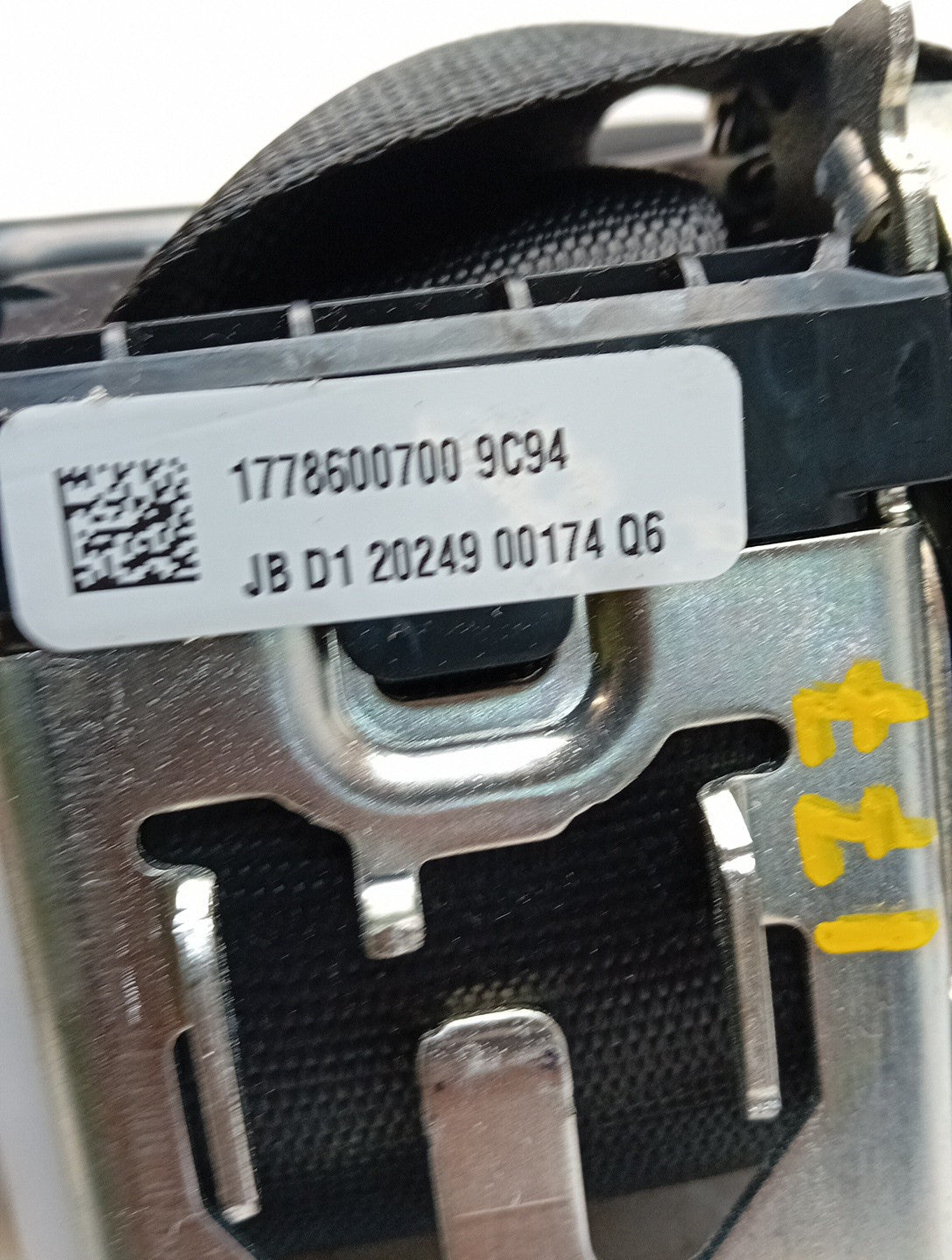 MERCEDES A-CLASS  FRONT LEFT SEAT BELT WITH PRETENSIONER A1778600700 FMS84 NSF