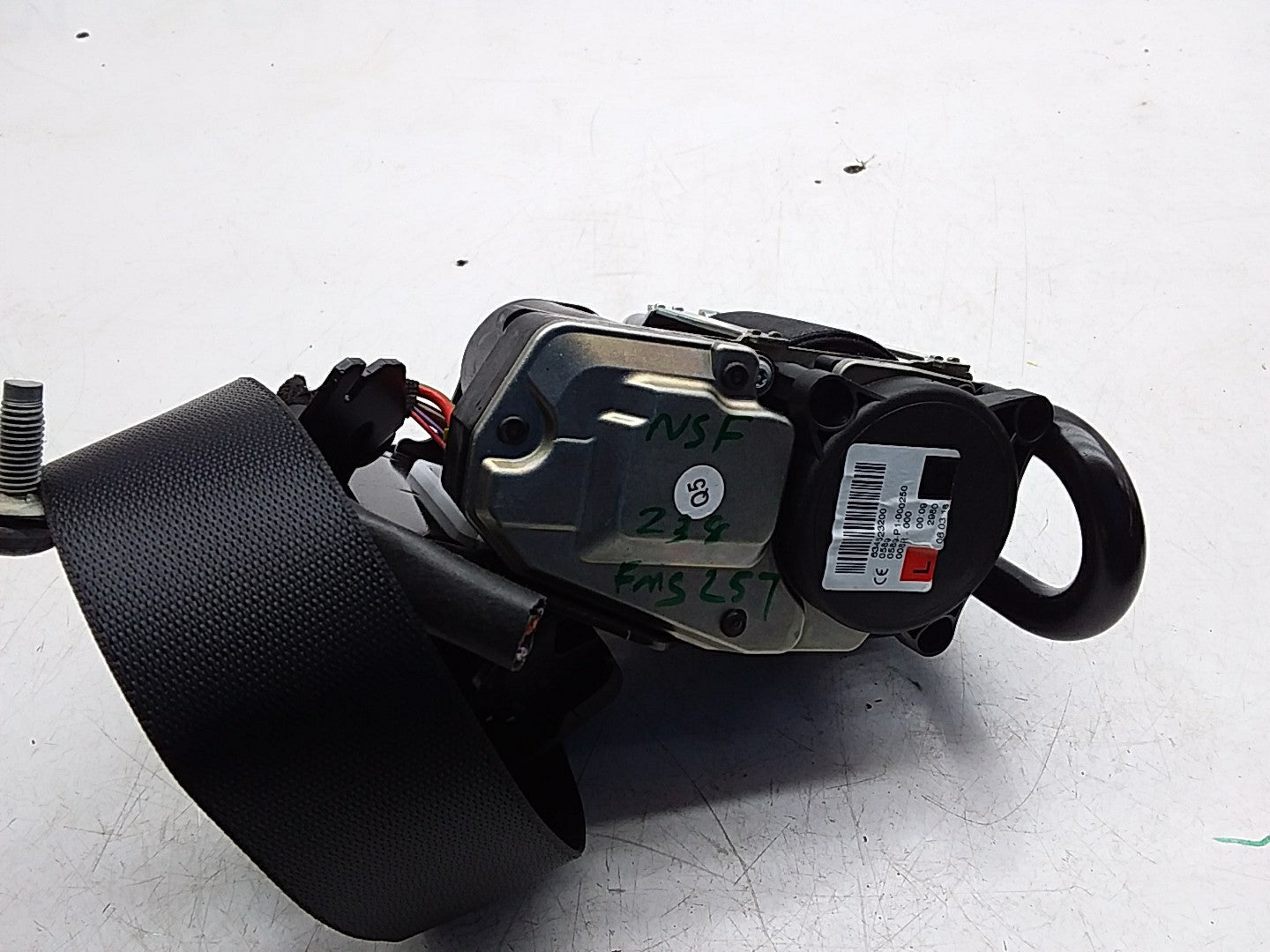 MERCEDES E-CLASS W238 SEAT BELT FRONT LEFT PASSENGER SIDE A2388602800 FMS257 NSF