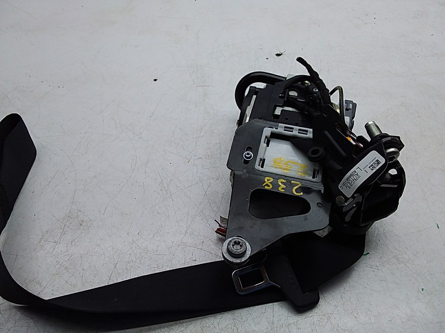MERCEDES E-CLASS W238 SEAT BELT FRONT LEFT PASSENGER SIDE A2388602800 FMS266 NSF