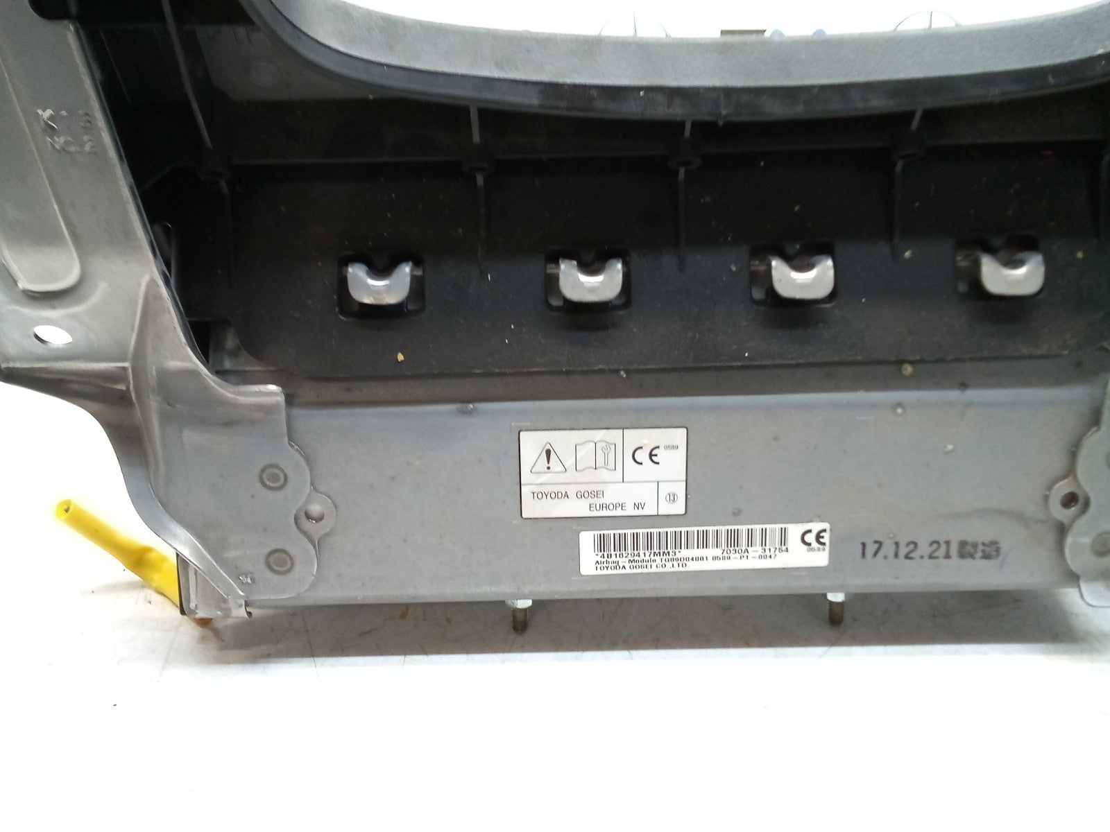 MITSUBISHI OUTLANDER MK3 KNEE AIR SRS BAG RIGHT DRIVER SIDE 7030A-31754 FM00762