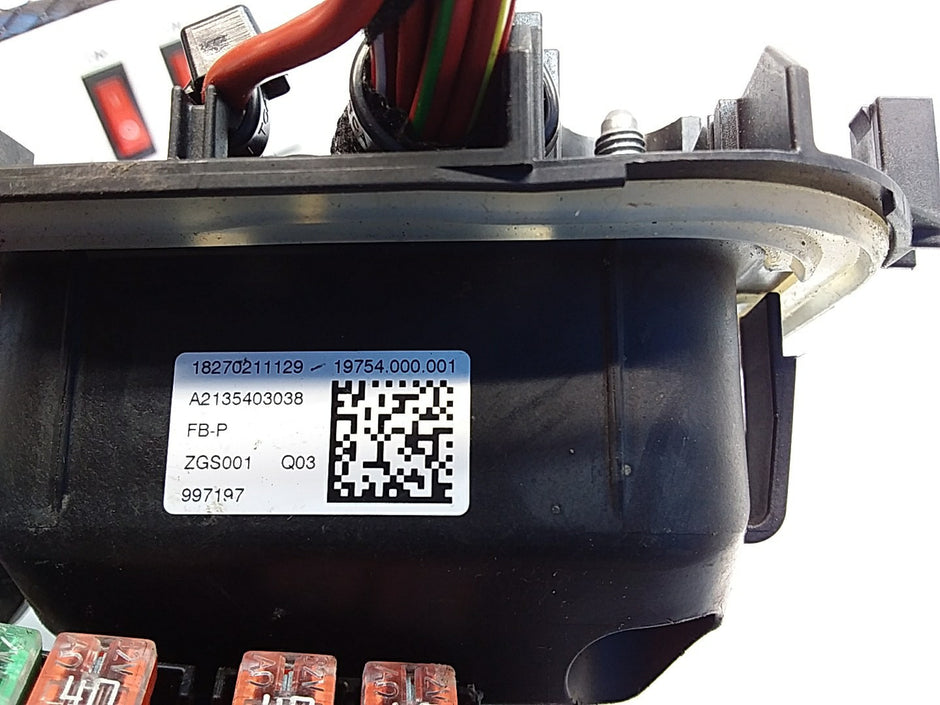 MERCEDES BENZ E-CLASS W213 2016 ONWARDS  FUSE RELAY BOX A2135403038 FMF116