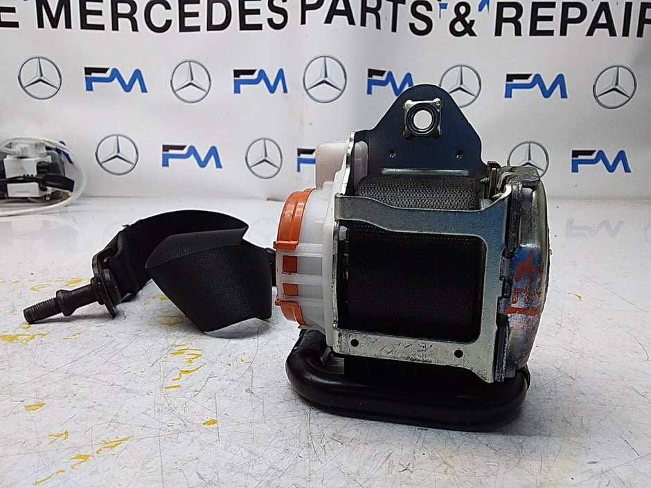 MERCEDES A CLASS  FRONT RIGHT SEAT BELT WITH PRETENSIONER A1778600800 FMS52 OSF
