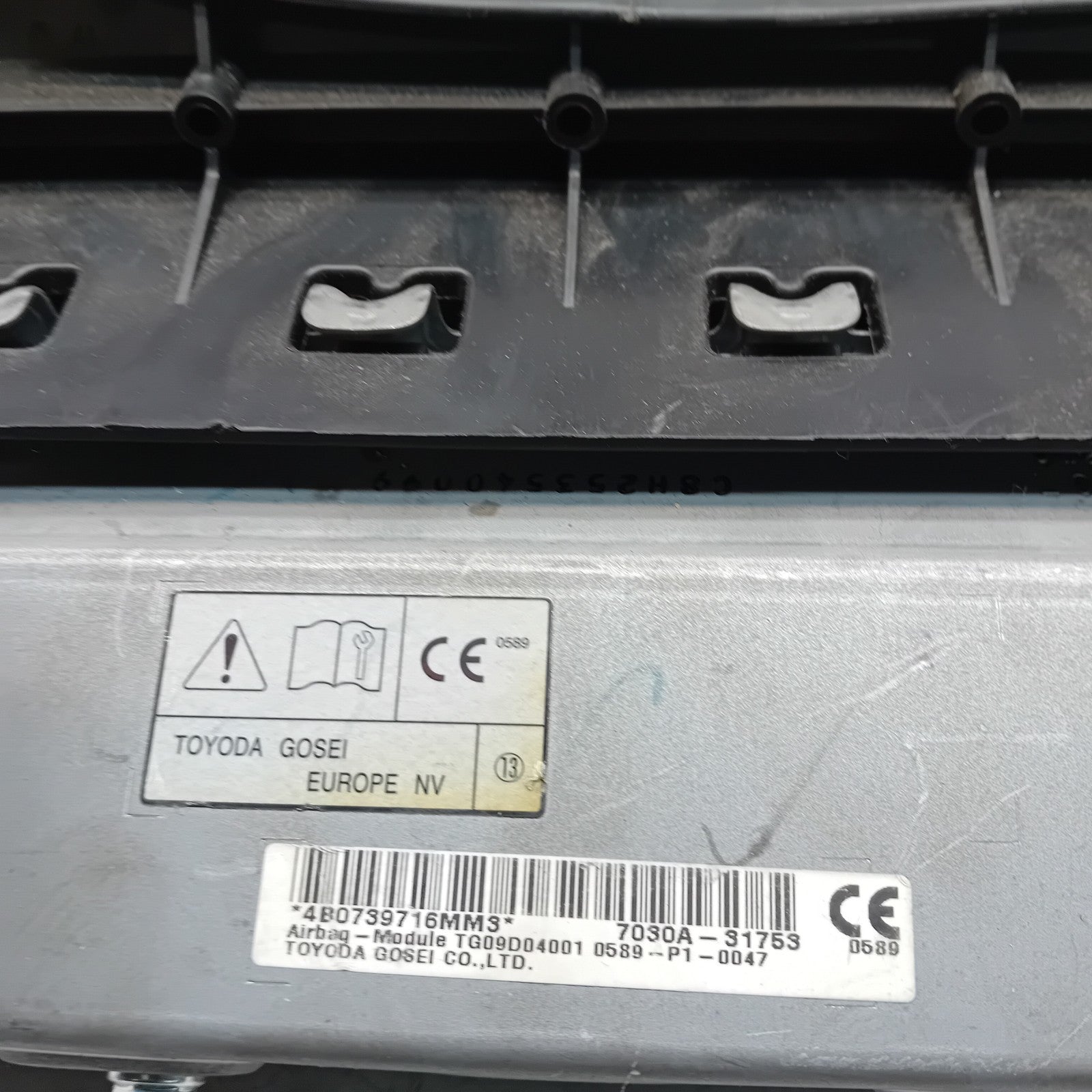 MITSUBISHI OUTLANDER MK3 KNEE AIR SRS BAG RIGHT DRIVER SIDE 7030A-31753 FM00991