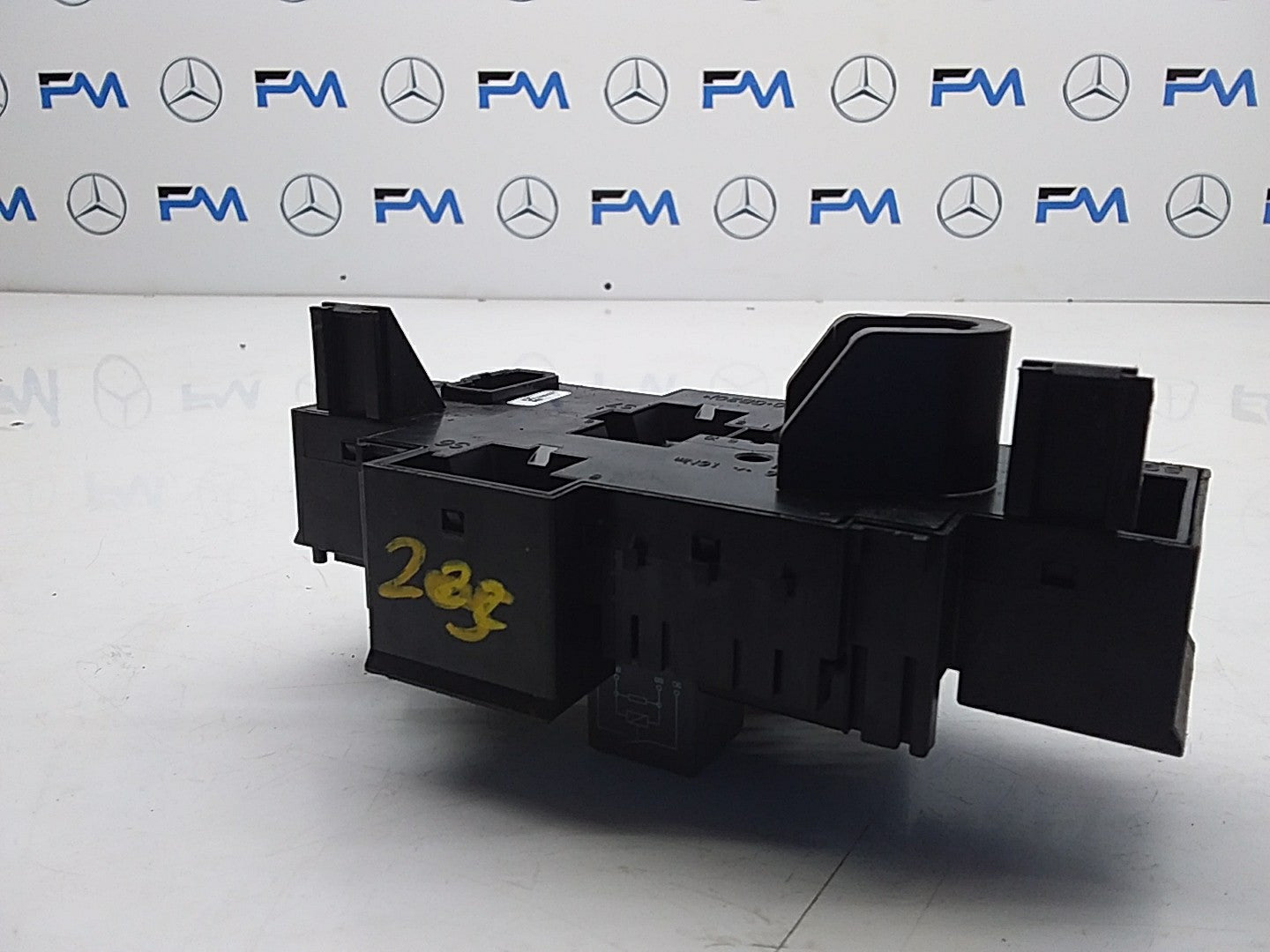 MERCEDES BENZ S-CLASS W222 FUSE BOX RELAY  A2229063202 FMF67