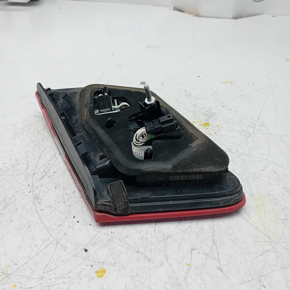 MERCEDES E-CLASS W212 DRIVER SIDE OS REAR TAIL LIGHT A2129060258 2012 FMT124