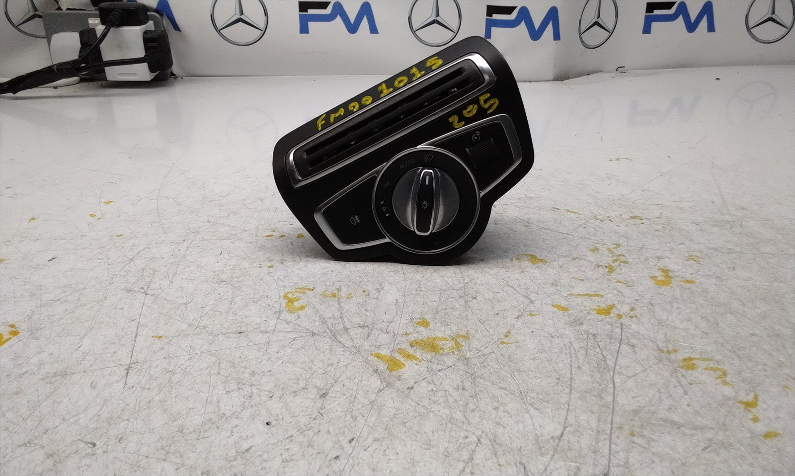 MERCEDES C-CLASS W205 HEADLIGHT CONTROL SWITCH 2014-2020 A2059051810 FM001015
