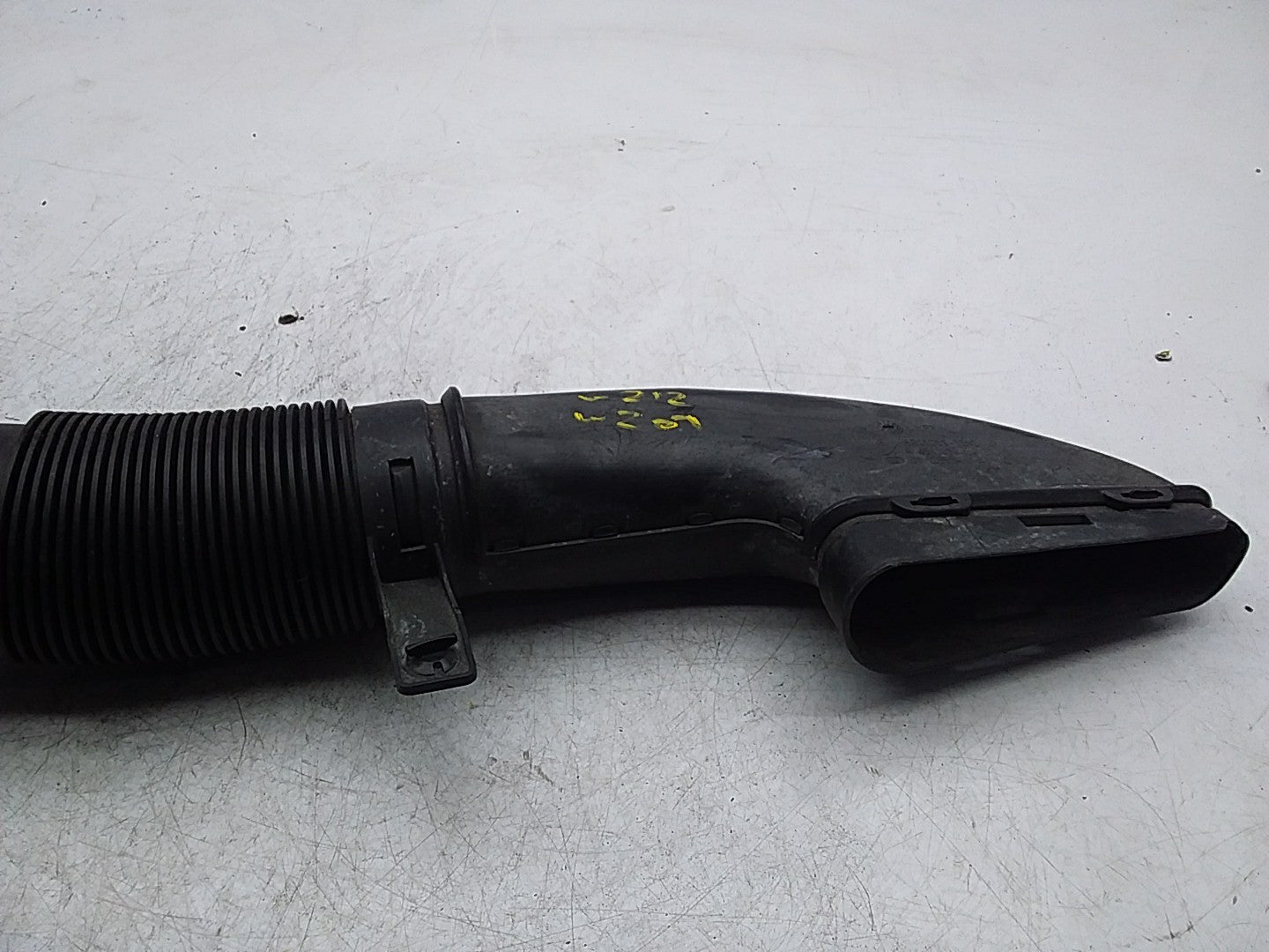 MERCEDES BENZ E-CLASS W212 AIR INTAKE TUBE A6510903437 FMI11