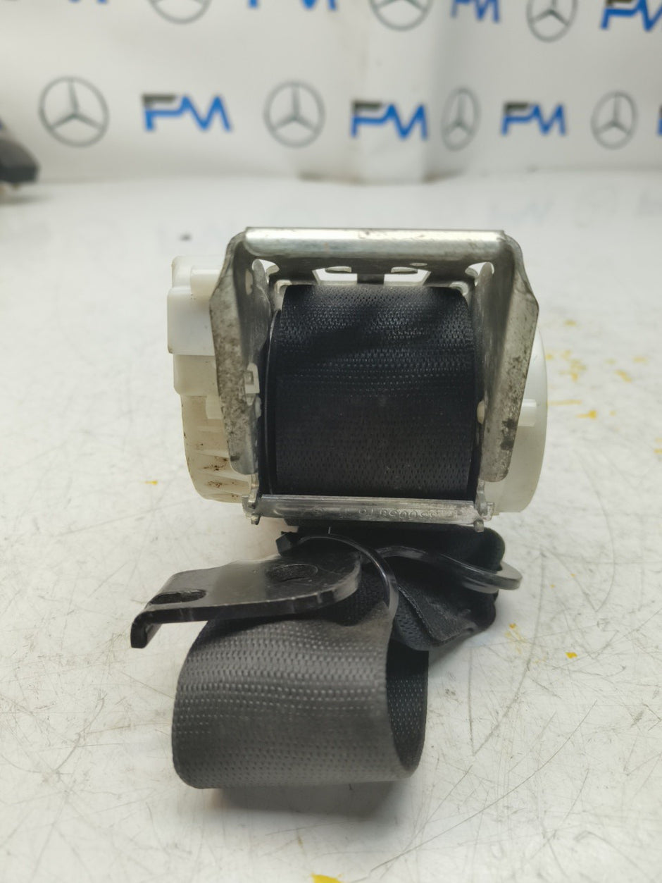  MERCEDES BENZ W212 E CLASS REAR MIDDLE CENTRE SEAT BELT A2128605785 FMS37