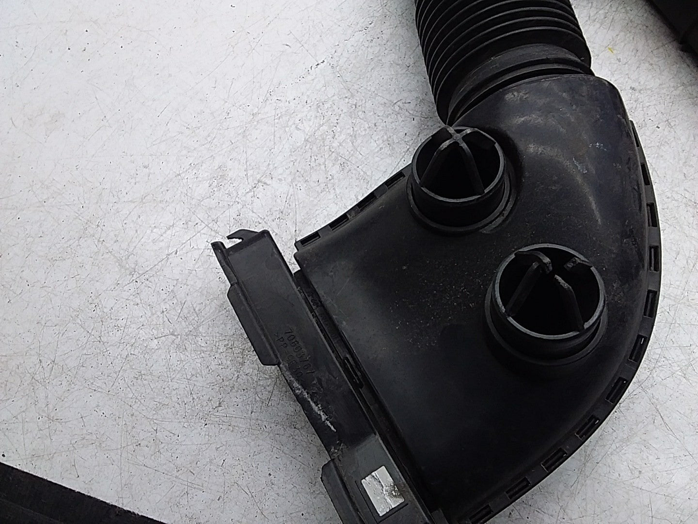 MERCEDES-BENZ E-CLASS A213 AIR INTAKE TUBE A6540940097 FMI06