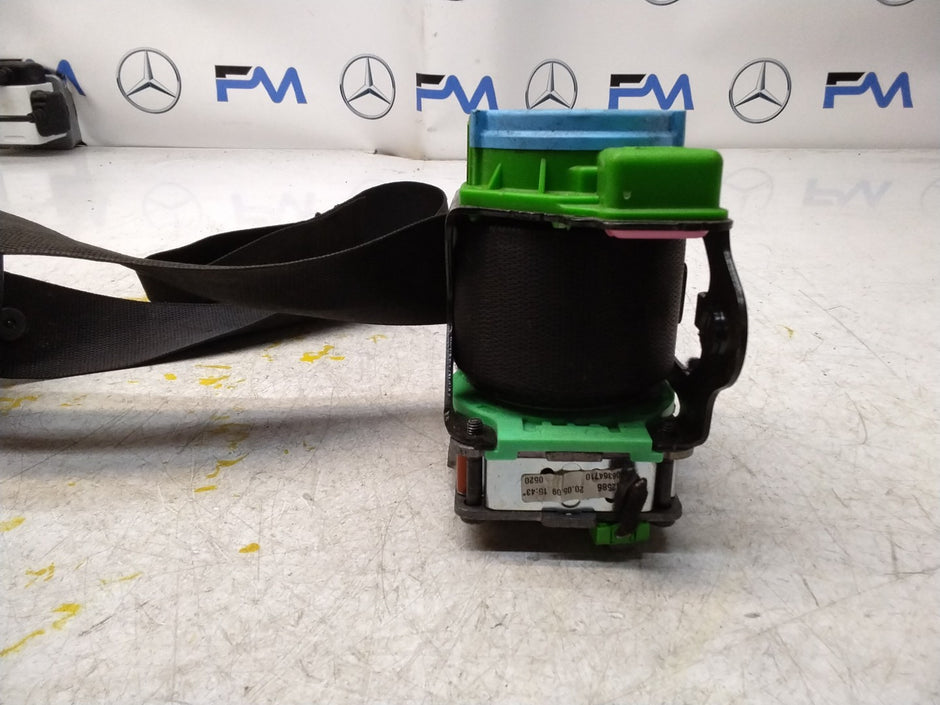 MERCEDES CLC SEAT BELT RIGHT FRONT A2038601986 CL203 FMS358 OSF