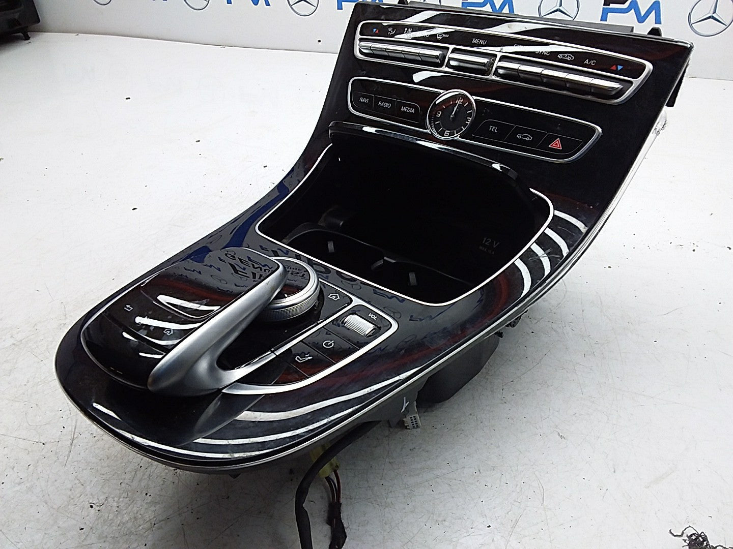 2016-2019 MERCEDES E CLASS W213 CENTRE  CONSOLE  A2135407521 FMK01