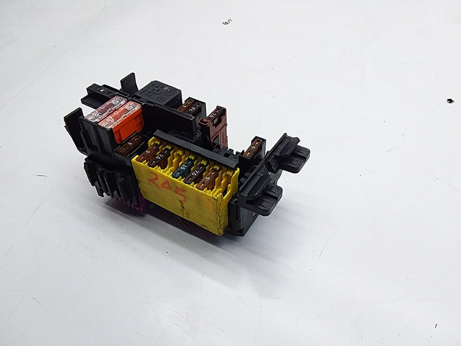 MERCEDES C CLASS FUSE RELAY BOX A2059067200 W205 2014 -2021 FMF11