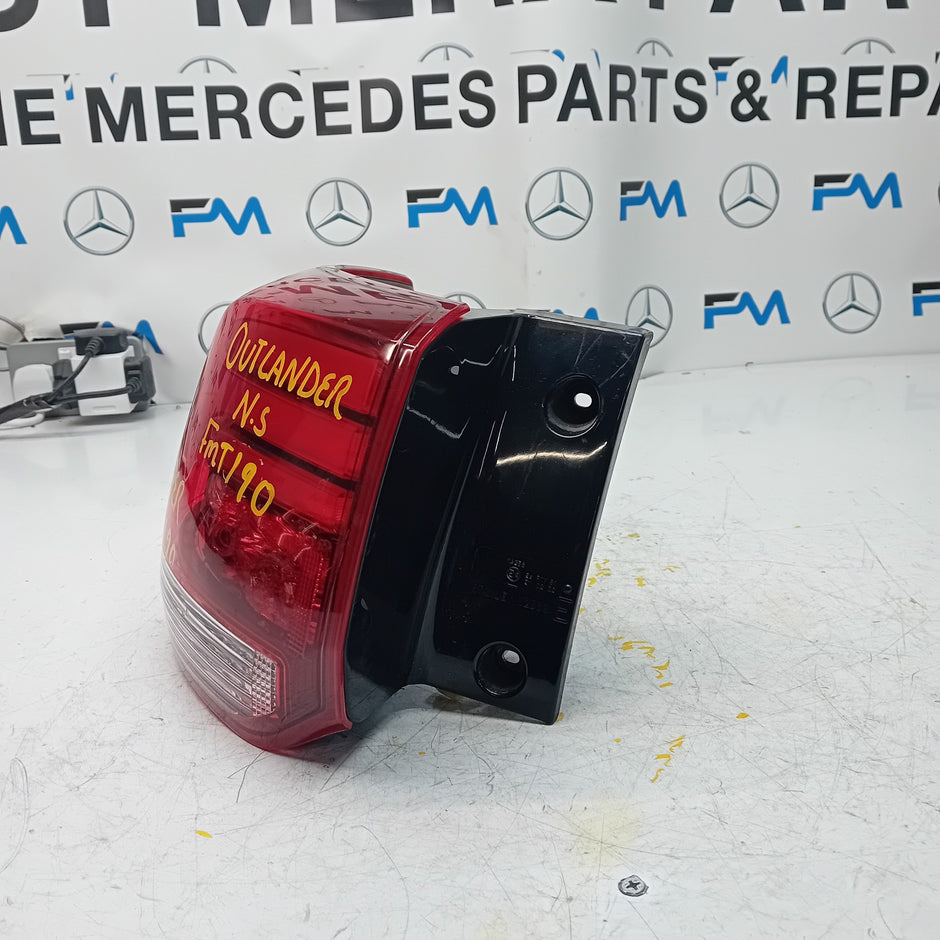 MITSUBISHI OUTLANDER PASSENGER SIDE NS REAR TAIL LIGHT FMT190 HALF LED