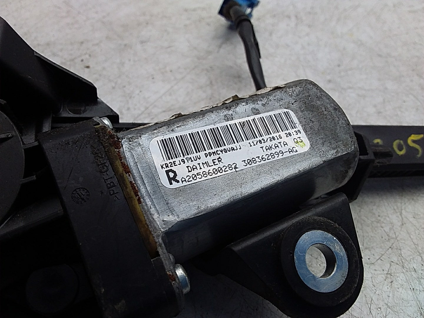 MERCEDES MERCEDES C-CLASS W205  SEAT BELT RETRACTOR 2058600282 FMR01