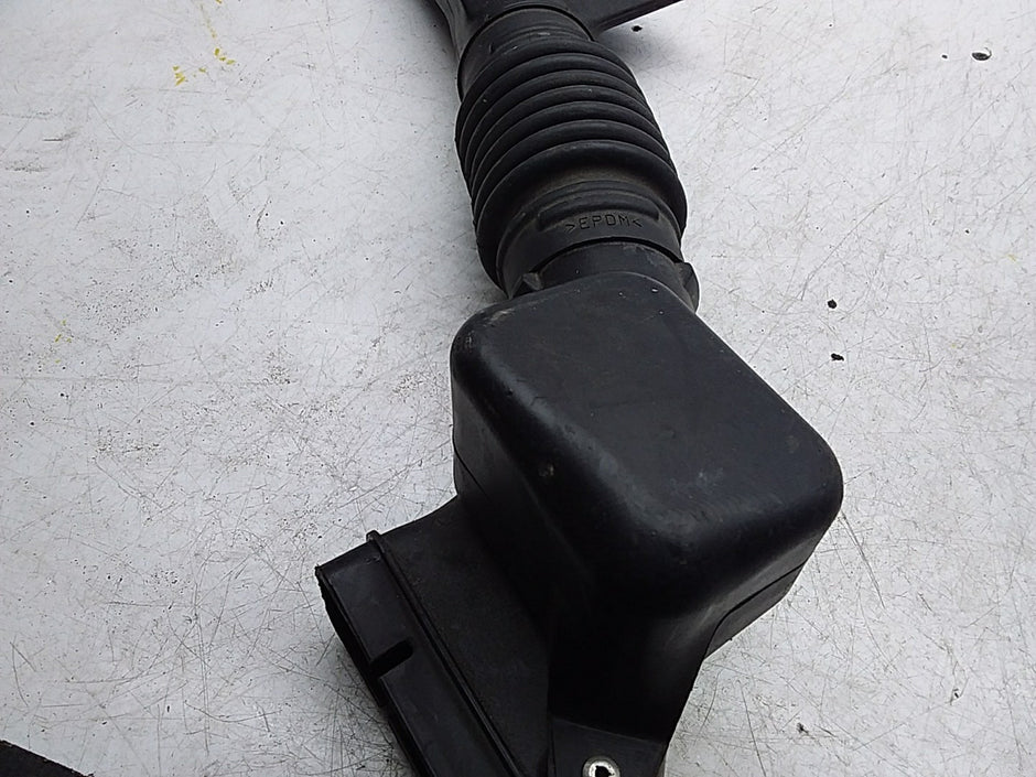 MITSUBISHI OUTLANDER AIR INTAKE TUBE  FMI62 1505A661