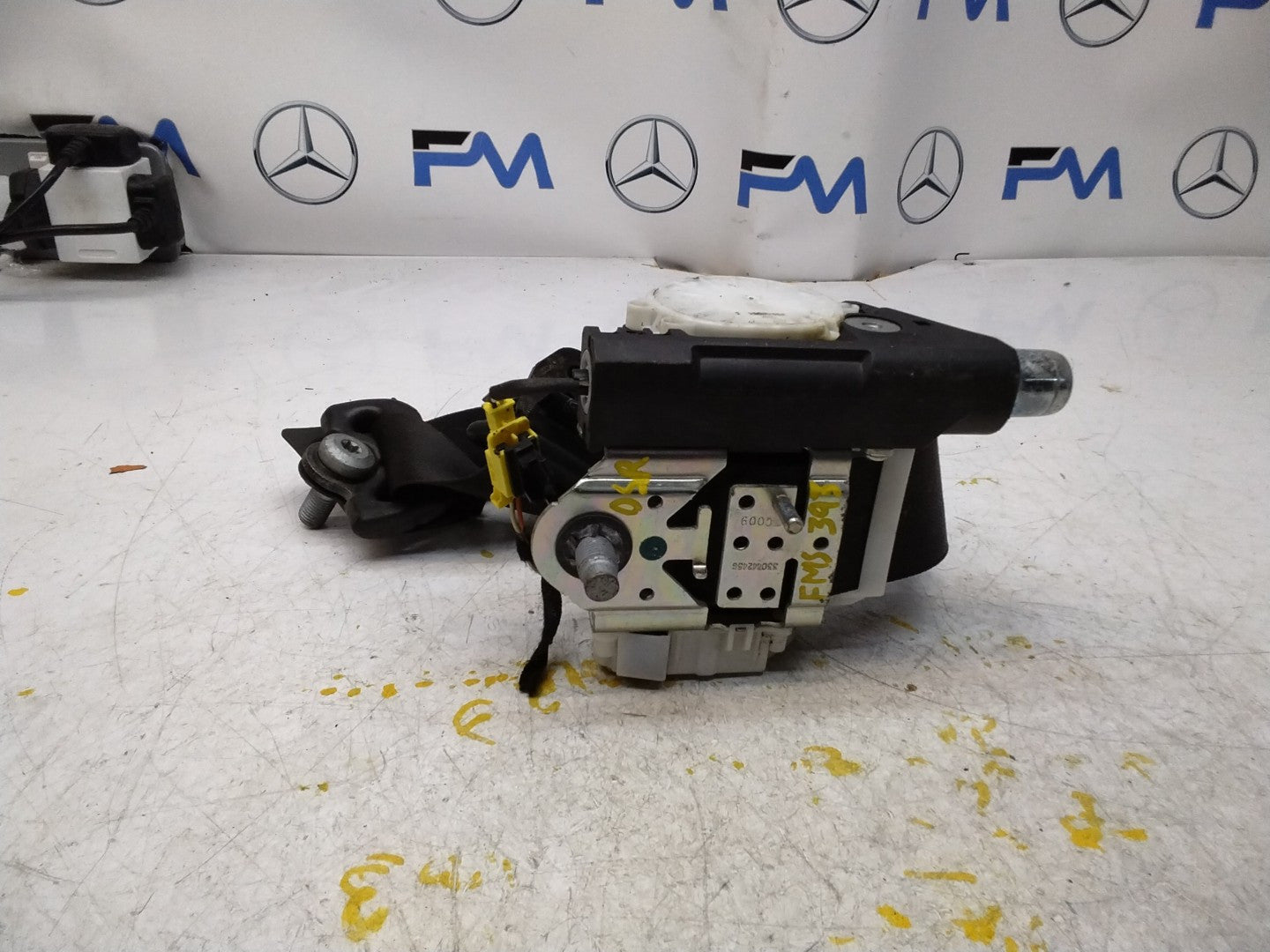 MERCEDES BENZ R CLASS W251 REAR RIGHT HAND SIDE SEAT BELT A2518608085 FMS393 OSR