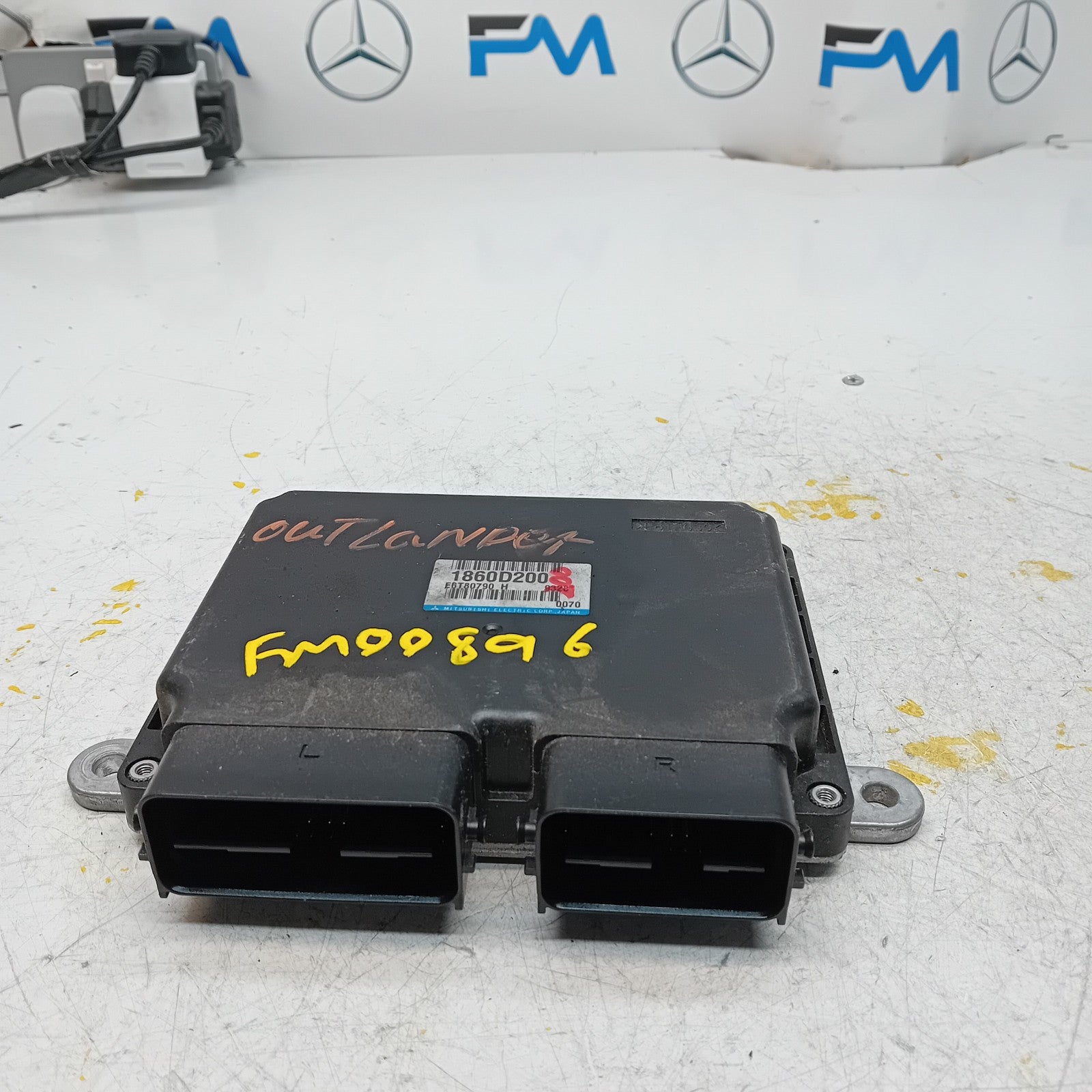 MITSUBISHI OUTLANDER MK3 ENGINE  ECU CONTROL MODULE 1860D200 FM00896