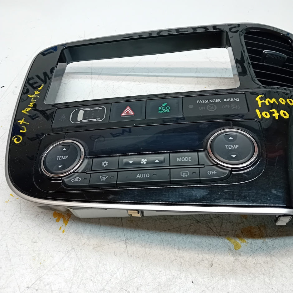 MITSUBISHI OUTLANDER PHEV HEATER  CONTROL PANEL CAB502A043A C68372 FM001070