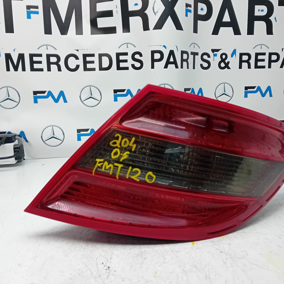 MERCEDES C-CLASS W204 DRIVER SIDE OS REAR TAIL LIGHT A2048203064 2011 FMT120