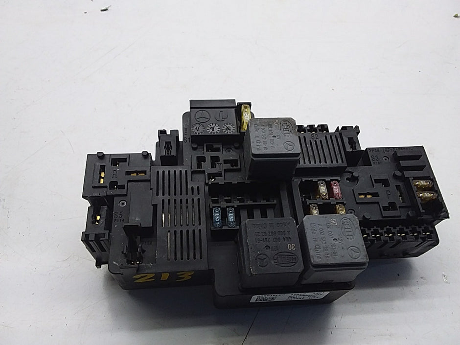 MERCEDES BENZ E-CLASS W213 FUSE BOX RELAY  A2139062202 FMF55