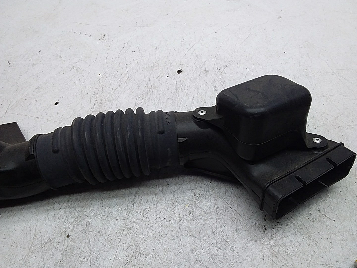 MITSUBISHI OUTLANDER AIR INTAKE TUBE 1505A661 FMI81