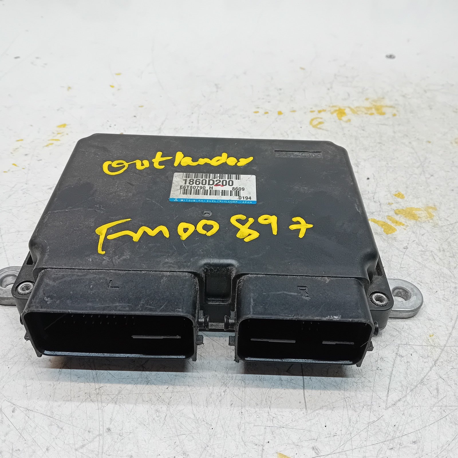 MITSUBISHI OUTLANDER MK3 ENGINE  ECU CONTROL MODULE 1860D200 FM00897