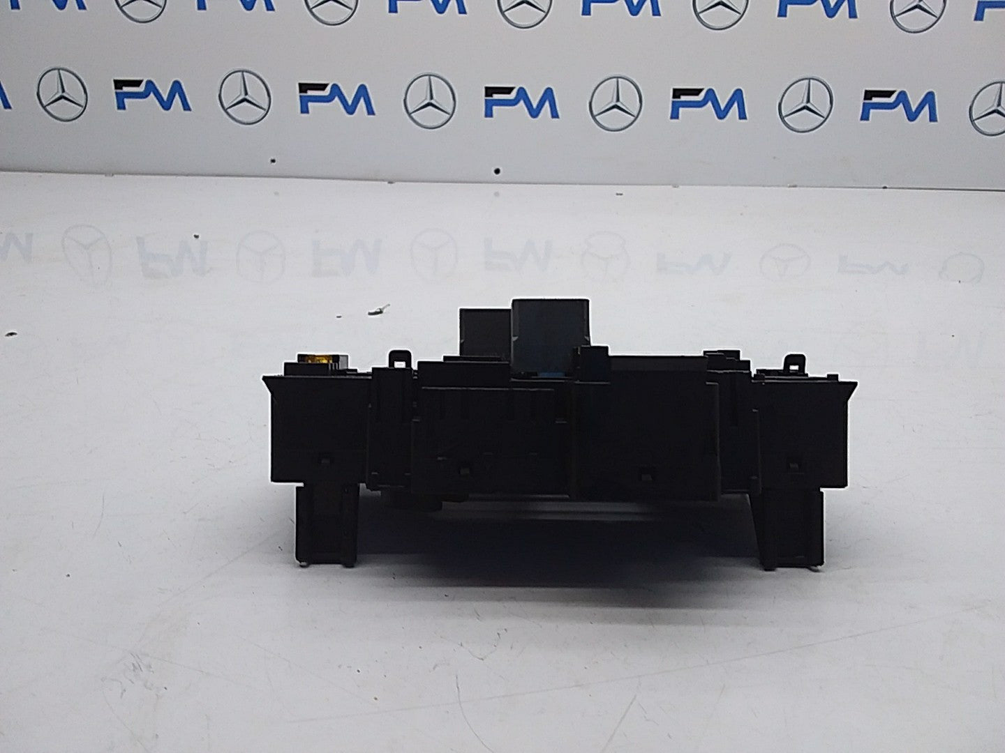 MERCEDES BENZ E-CLASS W213 FUSE BOX RELAY A2139062202 FMF66