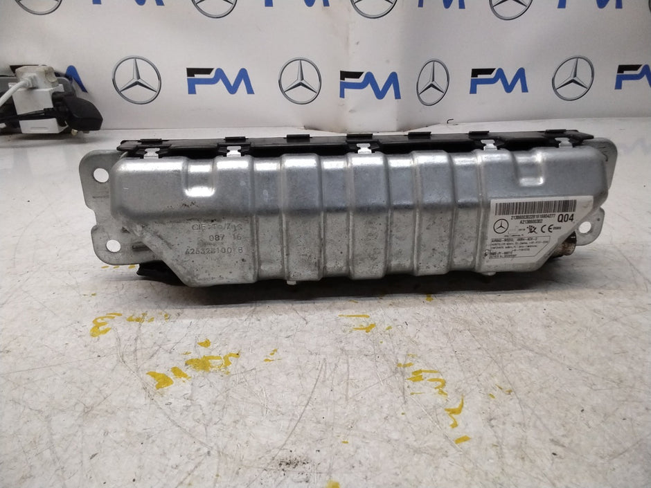 2018 MERCEDES BENZ A-CLASS W213 DRIVER SIDE KNEE AIRBAG A2138600302 FM00736