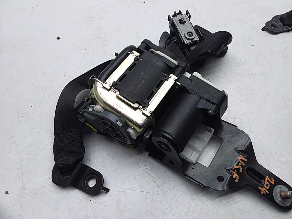 MERCEDES C-CLASS W204 SEAT BELT FRON  LEFT PASSENGER SIDE A2048602185 FMS206 NSF