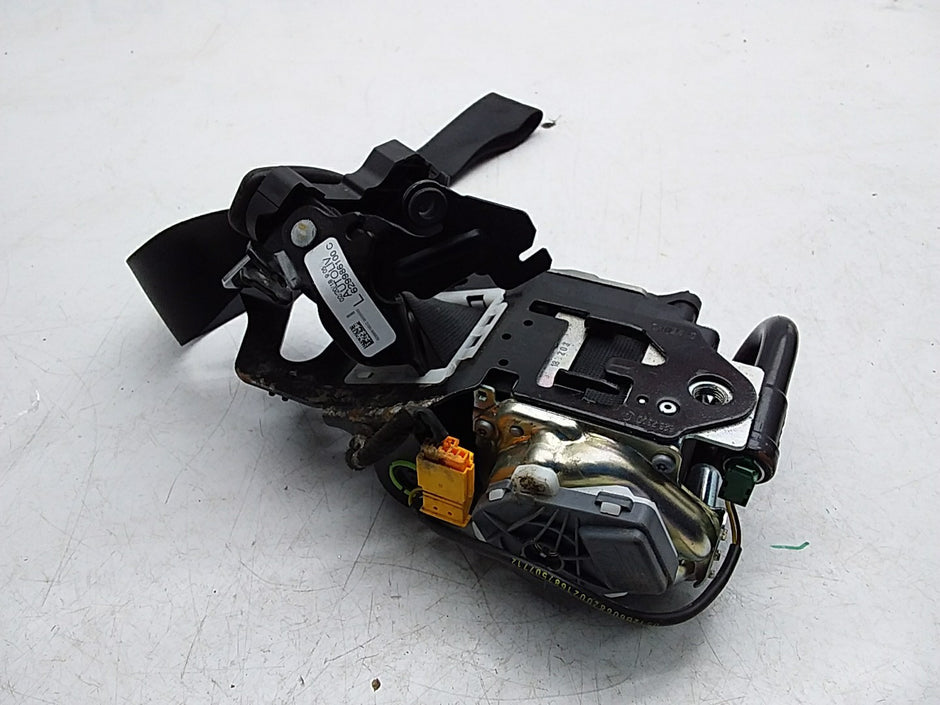 MERCEDES E-CLASS W238 SEAT BELT FRONT LEFT PASSENGER SIDE A2388602800 FMS258 NSF