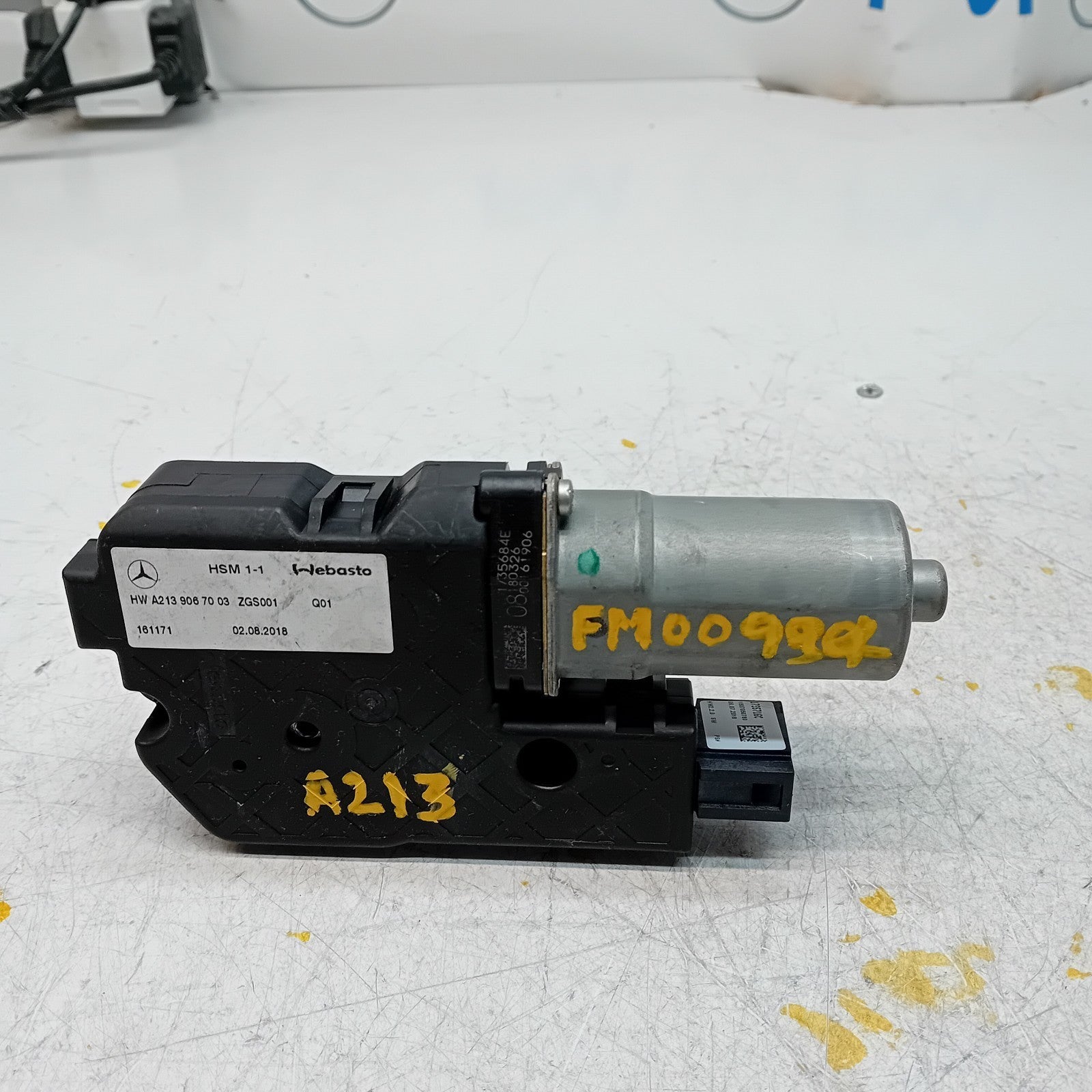 MERCEDES BENZ E-CLASS W213 2018 SUNROOF MOTOR  A2139067003 FM00934