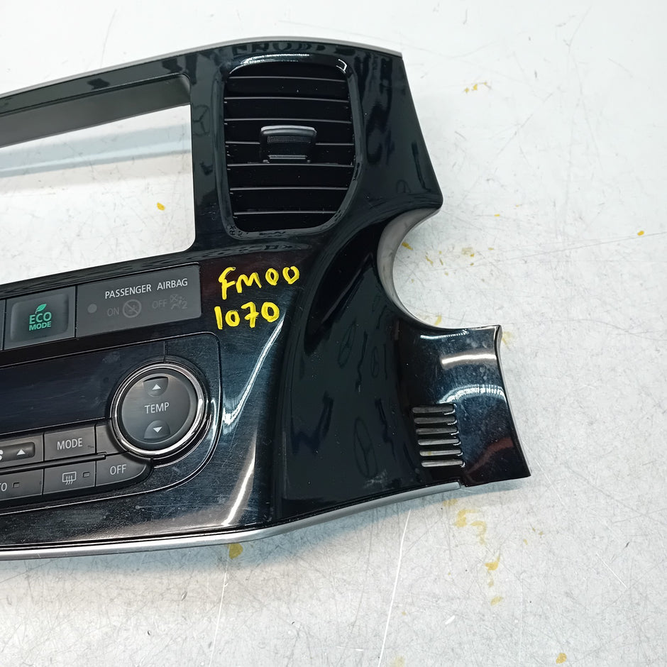 MITSUBISHI OUTLANDER PHEV HEATER  CONTROL PANEL CAB502A043A C68372 FM001070