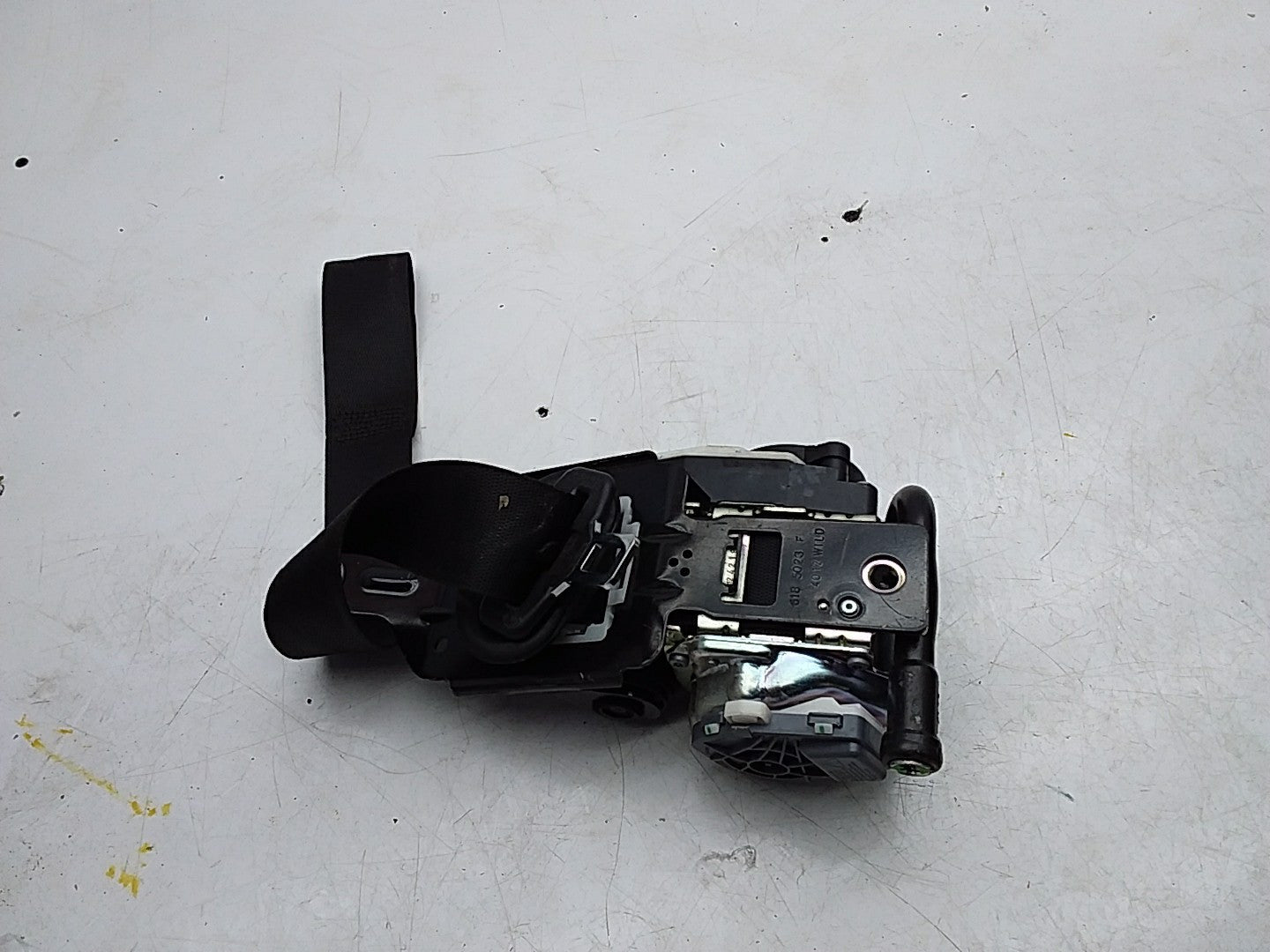 MERCEDES C-CLASS W204 SEAT BELT FRONT LEFT PASSENGER SIDE A2048601585 FMS218 NSF