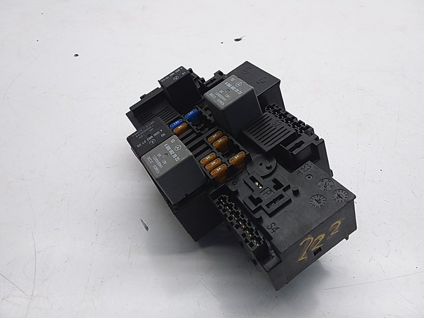 MERCEDES BENZ S-CLASS W222 FUSE BOX RELAY  A2229063202 FMF73
